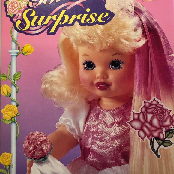 Vintage Bride Surprise Doll in Original Box 1995 Hasbro hair growing 17” - Picture 3 of 13